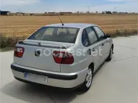 Usado Seat Cordoba Stella 90 CV (66 kW) 2000 Blanco Berlina