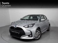 Usado Toyota Yaris Hybrid Active 116 CV (85 kW) 2024 Gris / plata Berlina