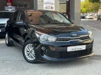 Usado Kia Rio 84 CV (61 kW) 2019 Negro Berlina