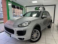 Usado Porsche Cayenne 262 CV (192 kW) 2017 Gris / plata SUV