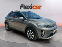 Usado Kia Stonic 120 CV (88 kW) 2020 Gris SUV