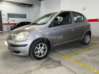 Usado Toyota Yaris Luna 75 CV (55 kW) 2003 Gris / plata Berlina