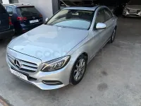Usado Mercedes C220 Avantgarde 170 CV (125 kW) 2014 Gris / plata Berlina