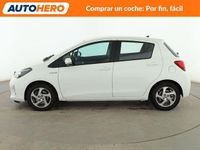 Usado Toyota Yaris Hybrid Active 101 CV (74 kW) 2015 Blanco Utilitario