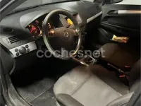 Usado Opel Astra Enjoy 100 CV (73 kW) 2005 Gris / plata Berlina