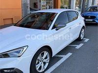 Usado Seat Leon FR 116 CV (85 kW) 2025 Blanco Berlina