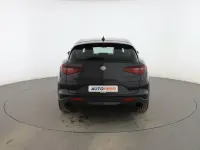 Usado Alfa Romeo Stelvio Sprint 200 CV (147 kW) 2021 Negro SUV