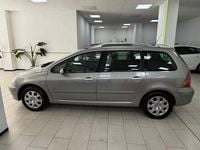 Usado Peugeot 307 110 CV (80 kW) 2005 Gris / plata Familiar