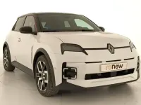 Begagnad Renault R5 Techno 110 kW (150 HK) 2024 Vit Halvkombi