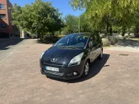 Usado Peugeot 5008 Active 112 CV (82 kW) 2011 Negro Monovolumen