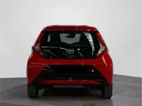 Usado Toyota Aygo X-play 72 CV (52 kW) 2021 Xblanco Utilitario