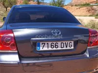Usado Toyota Avensis Sol 116 CV (85 kW) 2006 Gris / plata Berlina