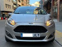 Usado Ford Fiesta Trend 100 CV (73 kW) 2016 Gris / plata Berlina