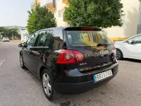 Usado VW Golf V Sportline 105 CV (77 kW) 2007 Negro Berlina