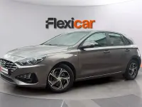 Usado Hyundai i30 120 CV (88 kW) 2021 Marrón Berlina