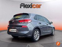 Usado Hyundai i30 120 CV (88 kW) 2019 Gris Berlina