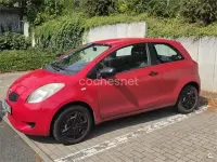 Usado Toyota Yaris Active 69 CV (50 kW) 2008 Rojo Utilitario