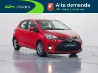 Usado Toyota Yaris Active 69 CV (50 kW) 2016 Rojo Utilitario