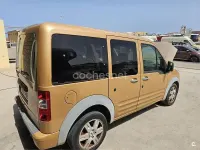 Usado Ford Grand Tourneo Connect Trend 95 CV (69 kW) 2013 Amarillo Monovolumen