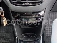 Usado Peugeot 2008 Active 120 CV (88 kW) 2014 Beige SUV