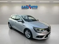 Usado Renault Mégane IV Bose Edition 110 CV (80 kW) 2017 Gris / plata Berlina