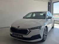 Usado Skoda Octavia Style 204 CV (150 kW) 2021 Blanco Berlina