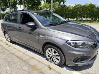 Usado Fiat Tipo Lounge 120 CV (88 kW) 2018 Gris / plata Berlina