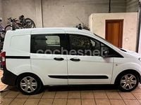 Usado Ford Tourneo Courier Ambiente 75 CV (55 kW) 2015 Blanco Monovolumen