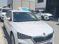Usado Skoda Scala 95 CV (69 kW) 2023 Blanco Utilitario