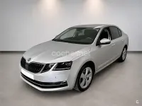 Usado Skoda Octavia Style 150 CV (110 kW) 2019 Gris / plata Berlina