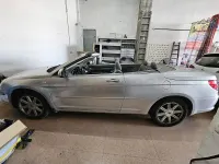 Usado Chrysler Sebring Limited 140 CV (102 kW) 2008 Gris / plata Descapotable