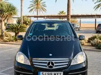 Usado Mercedes A180 Avantgarde 109 CV (80 kW) 2010 Negro Monovolumen