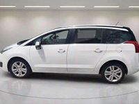 Usado Peugeot 5008 Style 131 CV (96 kW) 2016 Blanco Monovolumen