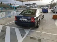 Usado Skoda Superb Comfort 130 CV (95 kW) 2004 Azul Berlina