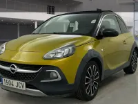 Usado Opel Adam Rocks 87 CV (63 kW) 2015 Amarillo Utilitario