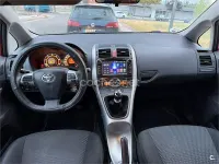 Usado Toyota Auris Active 126 CV (92 kW) 2010 Granate Utilitario