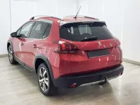 Usado Peugeot 2008 Allure 120 CV (88 kW) 2019 Rojo SUV