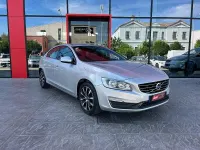 Usado Volvo S60 Kinetic 120 CV (88 kW) 2018 Gris / plata Berlina