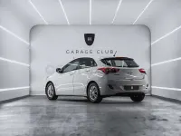 Usado Hyundai i30 100 CV (73 kW) 2014 Blanco Berlina