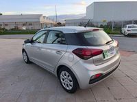 Usado Hyundai i20 84 CV (61 kW) 2020 Gris Utilitario