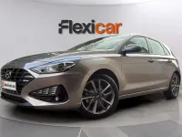 Usado Hyundai i30 110 CV (80 kW) 2023 Marrón Berlina