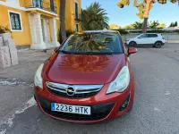 Usado Opel Corsa Selective 85 CV (62 kW) 2013 Rojo Utilitario