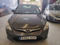 Usado Hyundai i30 Classic 90 CV (66 kW) 2011 Gris / plata Berlina