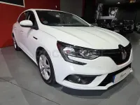 Usado Renault Mégane Business 95 CV (69 kW) 2019 Blanco Berlina