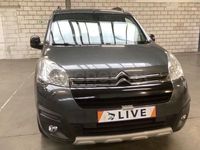 Usado Citroën Berlingo Feel 120 CV (88 kW) 2016 Gris / plata Monovolumen