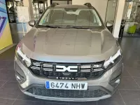 Usado Dacia Sandero Expression 101 CV (74 kW) 2025 Gris Utilitario