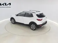 Usado Kia Stonic 100 CV (73 kW) 2025 Blanco SUV