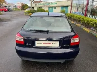 Usado Audi 100 Ambiente 100 CV (73 kW) 2002 Azul Berlina