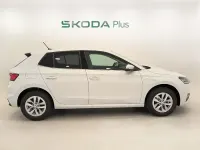 Usado Skoda Fabia Selection 95 CV (69 kW) 2024 Blanco Utilitario