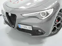 Usado Alfa Romeo Stelvio Veloce 209 CV (153 kW) 2022 Gris SUV